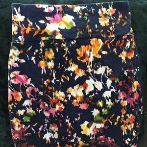 Stretch fitted skirt